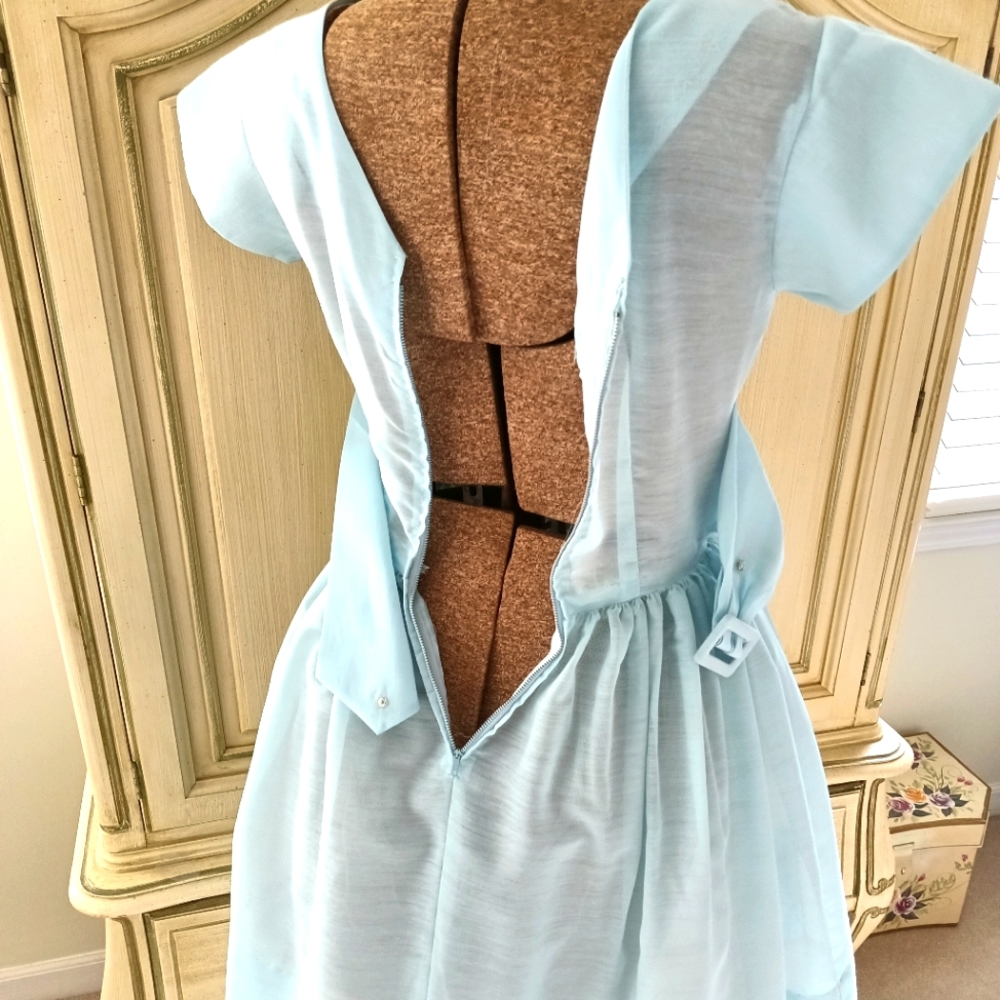 STUNNING, RARE VINTAGE 1950S PARTY DRESS WITH PINTUCKS, LACE AND CRINOLINE! - Picture 9 of 15